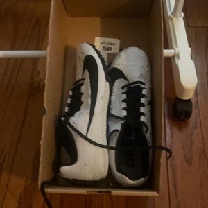Nike rival zoom track shoes